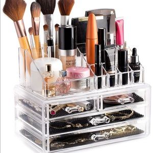Clear case for jewelry and make up kit